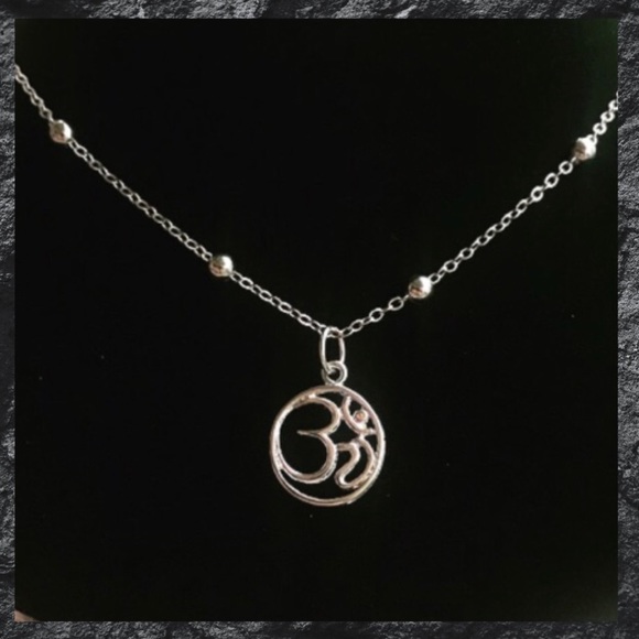 🔴SALE ! Silver boho om sign bead chain necklace - Picture 3 of 10